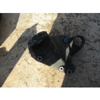 Кронштейн КПП Audi A4 1998 8d0399114l