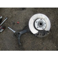 Ступица передняя правая Audi A6 1999 8d0407258ae