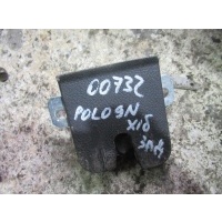 Замок багажника Volkswagen Polo 2002 6q6827505b