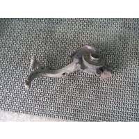 Ступица передняя правая Volkswagen Passat 2001 8d0407258al