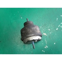 Подушка крепления двигателя Volkswagen Passat 1998 8d0199379ac