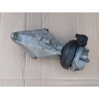 A8 d2 3.7 4.2 подушка двигателя лапа 4d0199381ag