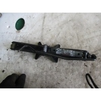 Домкрат Renault Megane 2003 8200701589