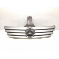 решетка радиатора Mercedes-Benz C-Класс W203/S203/CL203 2002 A2038800383