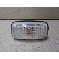 Повторитель на крыло белый Nissan Almera Classic (B10) (2006 - 2013) 2616095F0A