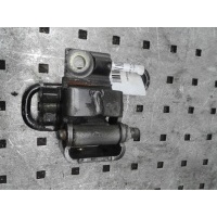 Петля двери передней левой Volkswagen Polo 2002 6Q0831411