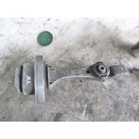 Кронштейн КПП Volkswagen Golf 1999 1j0199851m