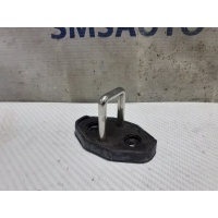 Ответная часть замка багажника Volkswagen Touareg NF 7P0827517C