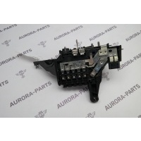Блок предохранителей в моторном отсеке Mercedes E-Klasse W213 2016 A2135400350
