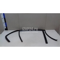 Уплотнитель стекла двери BMW 1-серия E87/E81 (2004 - 2011) 51347066616