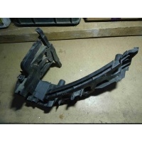 Передняя панель крепления облицовки (телевизор) Audi Q5 2009 8R0805607