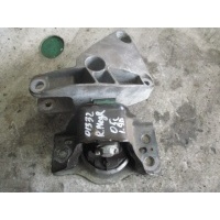 Подушка крепления двигателя Renault Megane 2005 8200072652