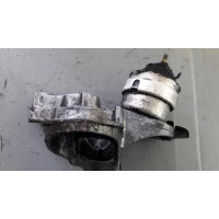 Passat b5 fl подушка двигателя лапа 8d0199379ae