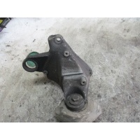 Кронштейн КПП Volkswagen Passat 1998 8d0399114l