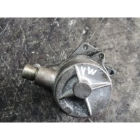 Насос вакуумный Volkswagen Passat 1998 059145100b