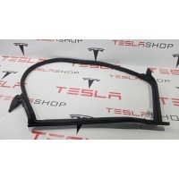 Уплотнитель Tesla Model 3 2019 1090511-00-K