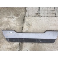 Накладка двери багажника Nissan X-Trail 2 (T31) T31, TNT31, NT31, DNT31 90901JU00A