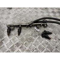 Рампа (рейка) топливная Audi A4 B5 (1994-2001) 1997 058133681