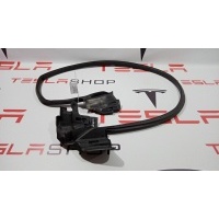 Уплотнитель Tesla Model S 2014 6009593-00-D