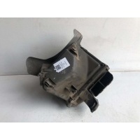 Корпус воздушного фильтра Volkswagen Passat B5 1998 058133837E