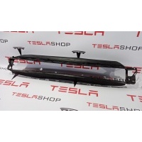 Дефлектор радиатора нижний Tesla Model S 2017 1057847-00-E