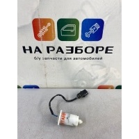 Датчик уровня жидкости бачка омывателя Hyundai Santa Fe DM 2012 985202M500
