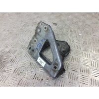 Крепления ( кронштейн ) крыла Audi A6 4F/C6 2007 4F0821136