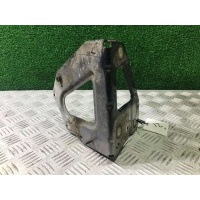 Кронштейн крыла переднего левого Audi A6 C6 (S6,RS6) 2007 4F0 821 135 B