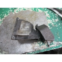 Кронштейн КПП Audi A6 1996 4a0399113f
