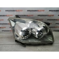 Фара правая TOYOTA Avensis 2 8113005220