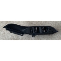 Панель стекол левый передняя focus mk3 am5t - 14a132 - aa