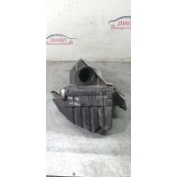 Корпус воздушного фильтра Volkswagen Passat 1999 8d0129607m
