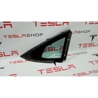 форточка в крыло правая Tesla Model S 2014 1051821-99-A,6006383-00-I