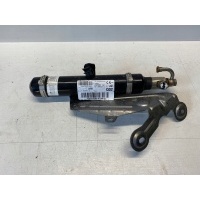 Мерседес c43 amg w205 gasnica двигателя 2058604700