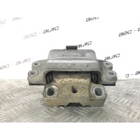 опора двигателя Volkswagen Passat B6 3C0199555