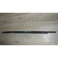 Молдинг стекла Toyota Yaris 2008 68230-0D050