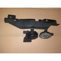 Крепление рога 4l0951229a audi q7 4l