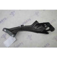 Кронштейн крепления переднего крыла RH Audi A6 C7 2011 4G0821136A
