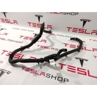 Патрубок (трубопровод, шланг) Tesla Model S 2016 6007370-00-B,1067473-00-H