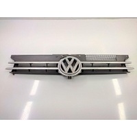решетка радиатора Volkswagen Golf IV 2002 1J0853655G