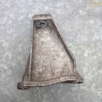 Лапы подушки кпп passat b5 a4 8d0399113ab