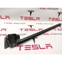 Уплотнитель Tesla Model 3 2020 1090496-00-E