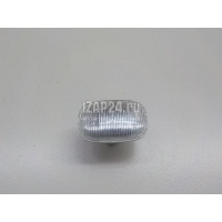 Повторитель на крыло белый Toyota CorollaVerso (2004 - 2009) 81730-02023