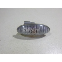 Повторитель на крыло белый Toyota CorollaVerso (2004 - 2009) 81730-02080