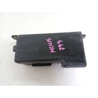 блок предохранителей Toyota Harrier MCU15 2001 8272048011