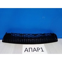 Решетка в бампер нижняя Mazda 3 1 BK 2003-2009 BN9C-50-1T1A
