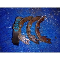 колодки тормозные NISSAN SERENA C25 44060CY025