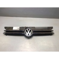 Решетка радиатора Volkswagen Golf 4 2003 1J0853655G