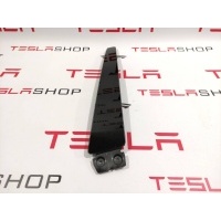 молдинг (накладка кузовная) Tesla Model X 2016 1032363-00-C
