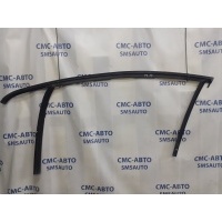 Уплотнитель двери Volvo S60 2014-2017 31352546